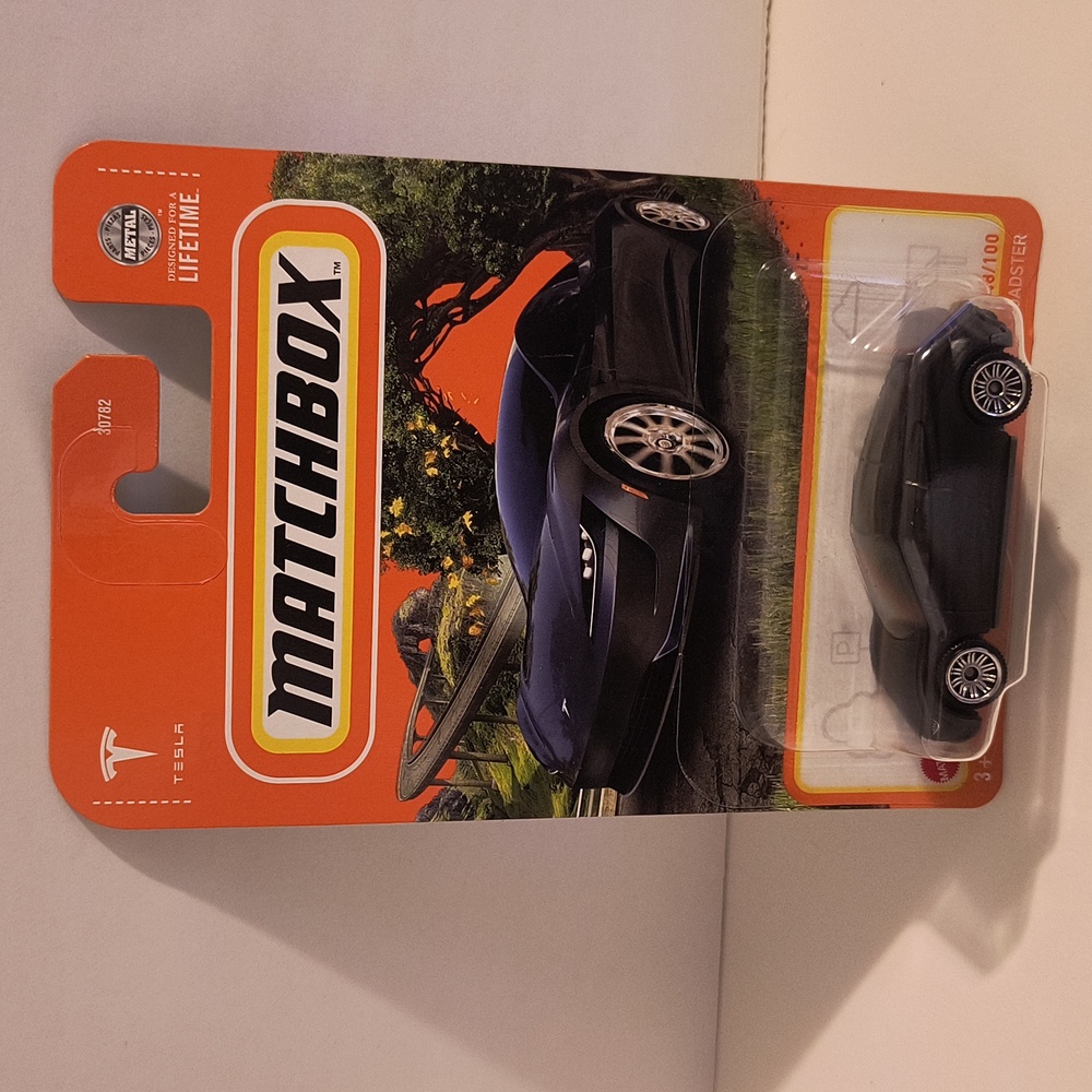 d2 MATCHBOX TESLA ROADSTER with shipping protector